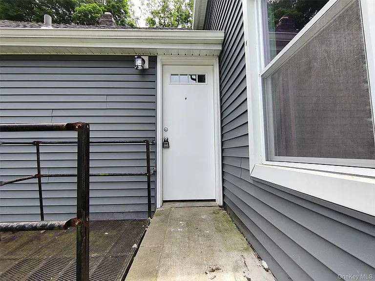 917-921 Violet Ave #B — Photo 20