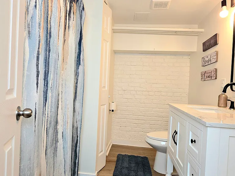 7218 Monument Ave — Photo 53