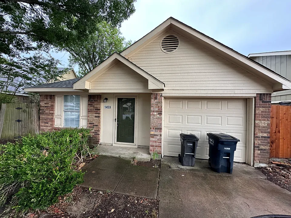 1459 Woodhall Ct