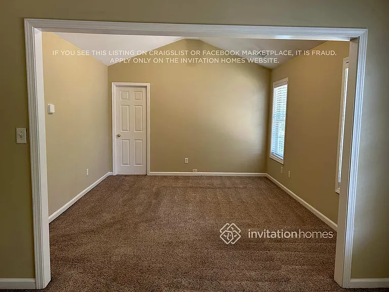 935 Oak Bluff Ct — Photo 3