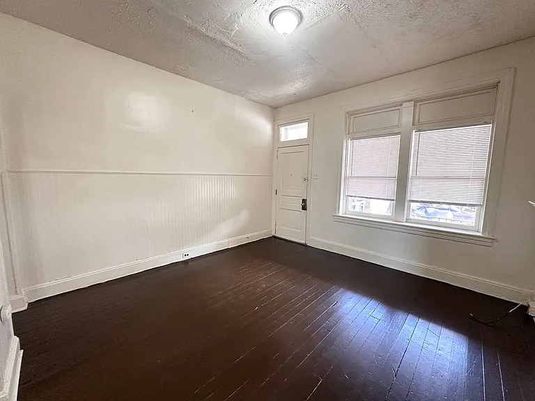 925 W College Ave — Photo 4