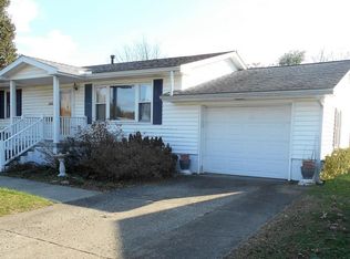 1443 Boulevard Dr, Belpre, OH 45714