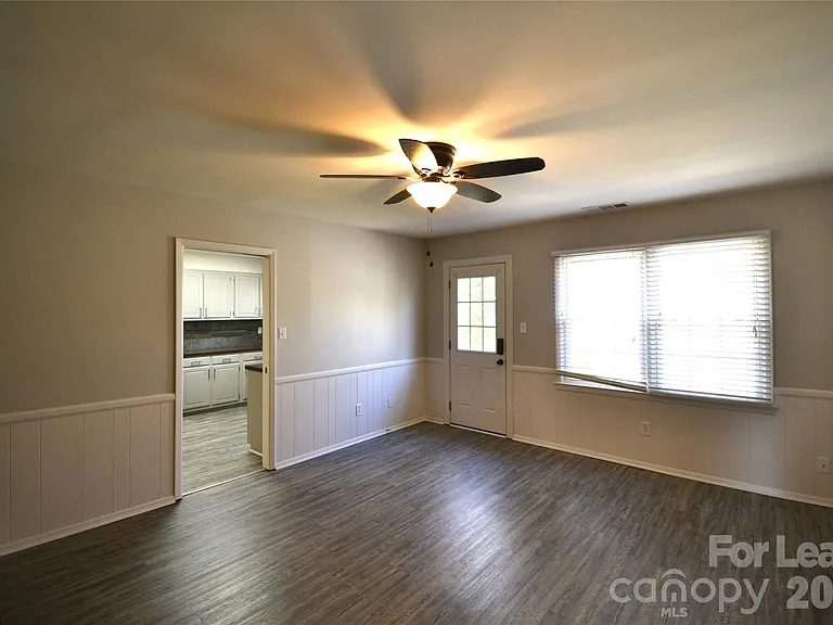 100 Old Farm Ct — Photo 13