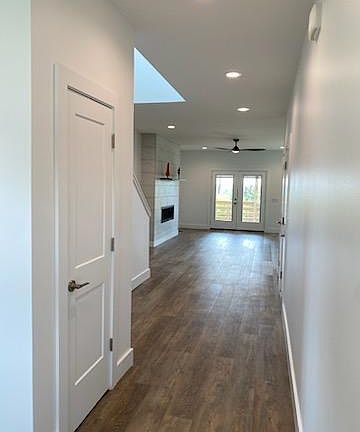 3rd image of 500 Hemphill Ave