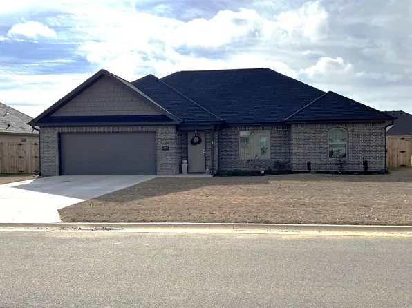1306 Ridgefield Cir, Searcy, AR 72143