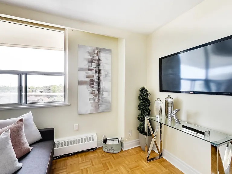 101 Cosburn Ave #104 — Photo 24