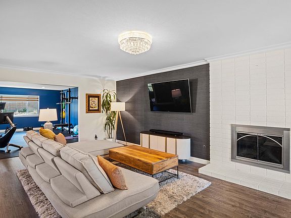 5th image of 7294A Darnoch Way