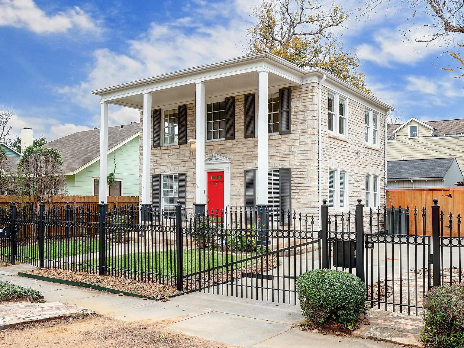 3 bed, 2.5 bath, 1728 sqft, $3,600 — Photo 2