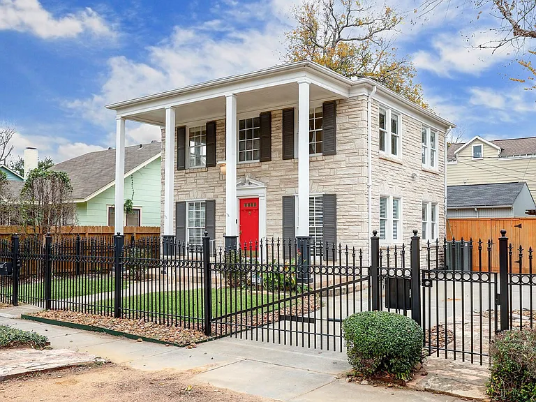 827 Le Green St — Photo 2
