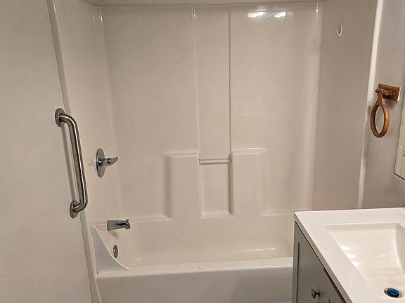 5th image of 6914 SE 72nd Ave #6914
