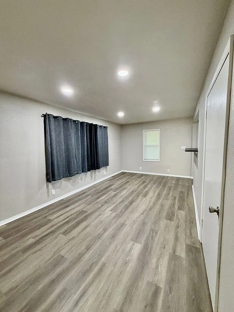 3 Bedroom Southwest Wichita — Photo 2