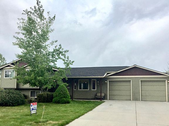 3rd image of 3212 Helena Dr