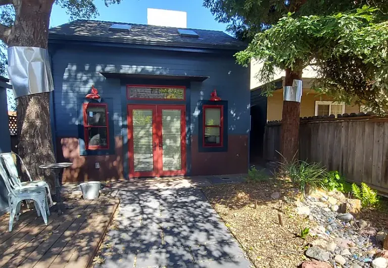 952 60th St — Photo 22