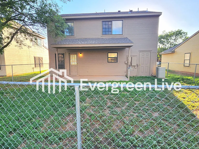 217 Fireball Dr — Photo 3