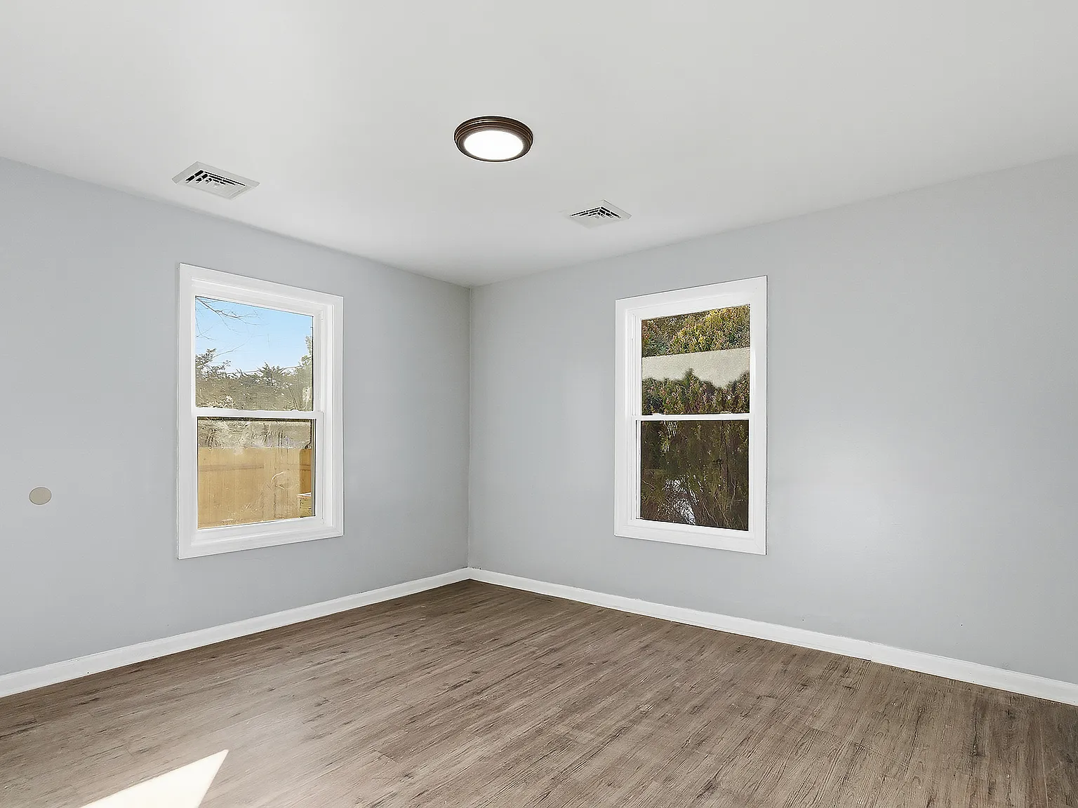 3 bed, 876 sqft, $2,750 — Photo 4