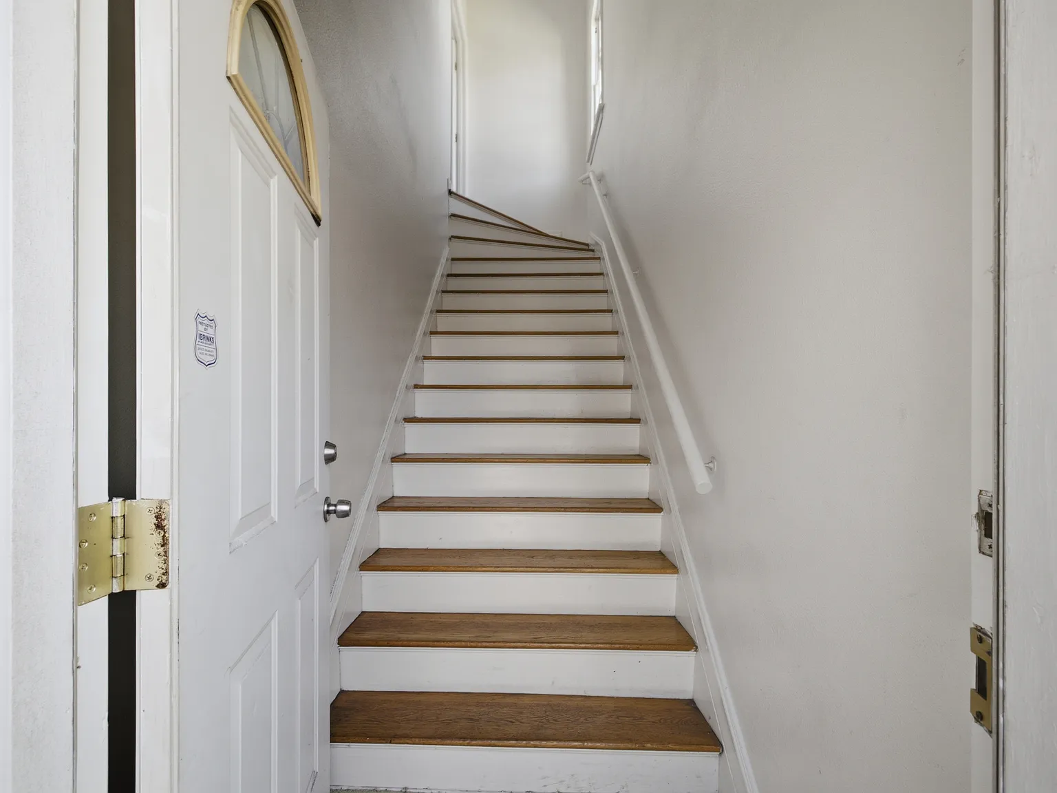3 bed, 2000 sqft, $4,685 — Photo 3