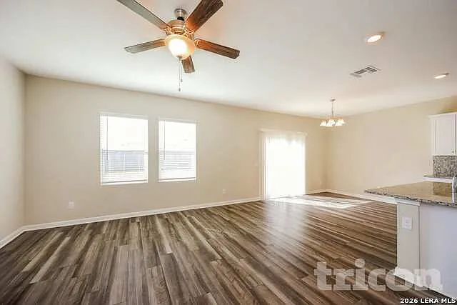 3 bed, 2.5 bath, 1848 sqft, $1,849 — Photo 2