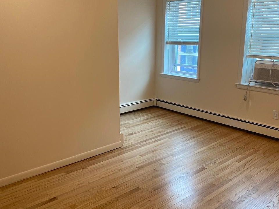 1st image of 275 Halstead Ave Floor 2