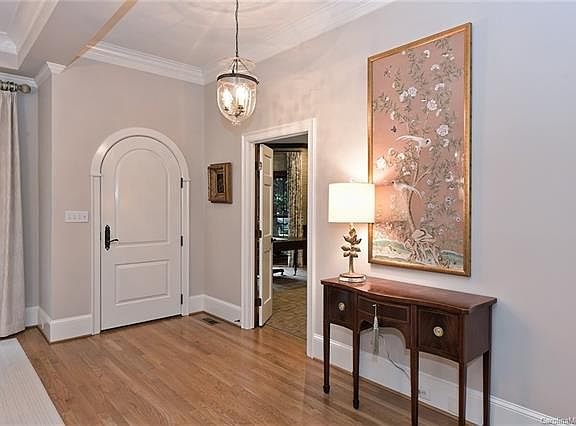 5th image of 4008 Waterford Dr