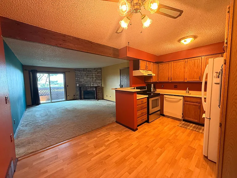 429 Wright St #202 — Photo 6