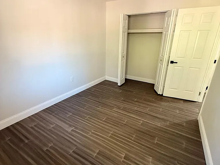 711 Myrtle Ave — Photo 3
