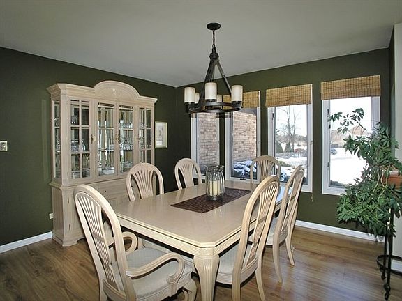3rd image of 17659 Larkspur Ct