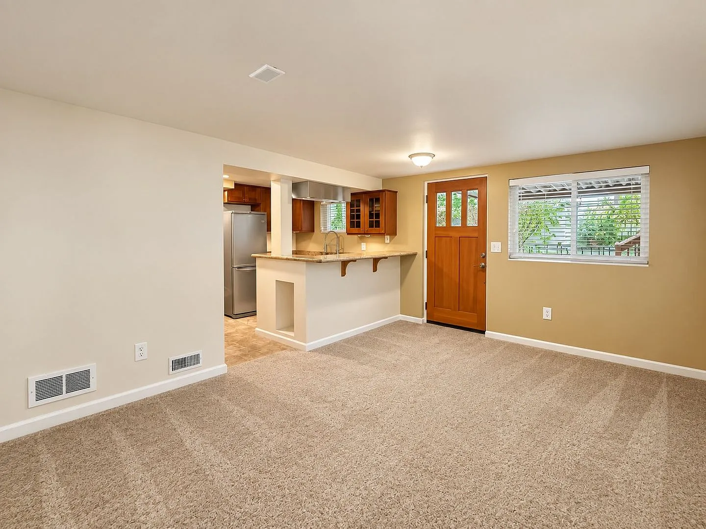 3Bd/1.75Ba Seattle Home — Photo 3