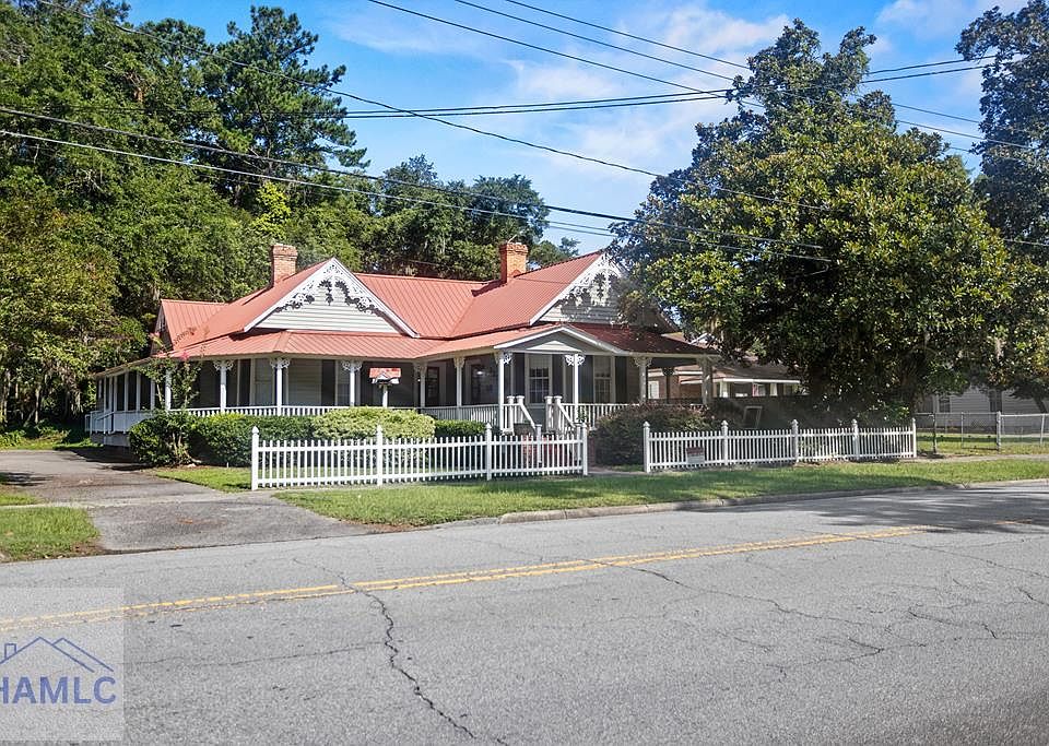 1st image of 325/323 N Main St