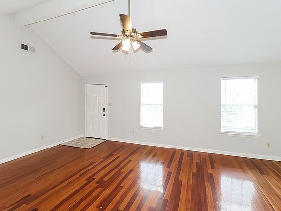 5th image of 1607 Dexter Ln