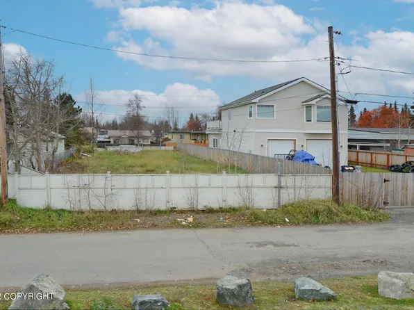 3507 Greenland Dr, Anchorage, AK 99517