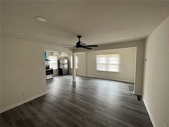 4th image of 800 West Ave