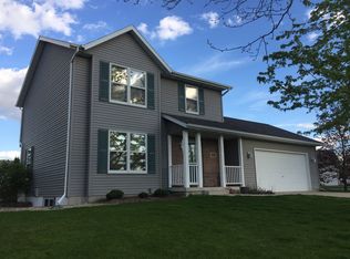 680 Grandview Dr, Sun Prairie, WI 53590