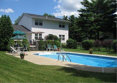 3rd image of 2 Woodridge Ct