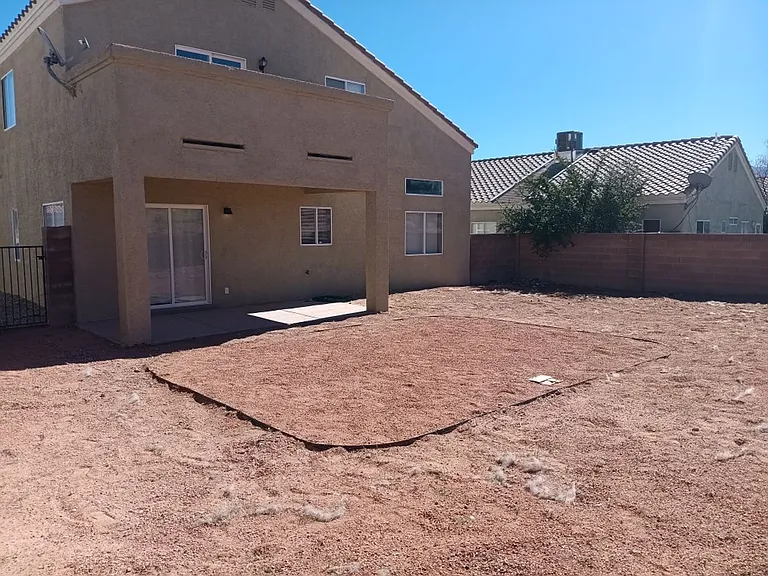 7040 Husky Dr NE — Photo 2