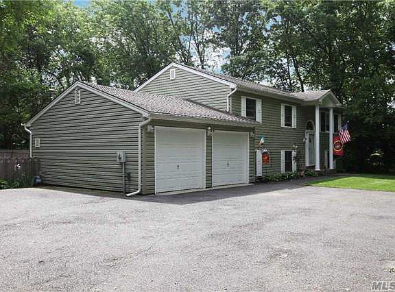 2nd image of 200 Glen Hollow Dr