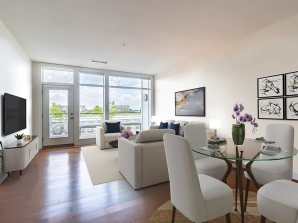 23 Shipyard Dr APT 203, Hingham, MA 02043