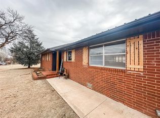 114 W Pine St, Binger, OK 73009