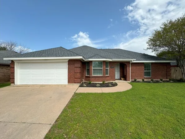 6737 Ridgetop Rd, North Richland Hills, TX 76182