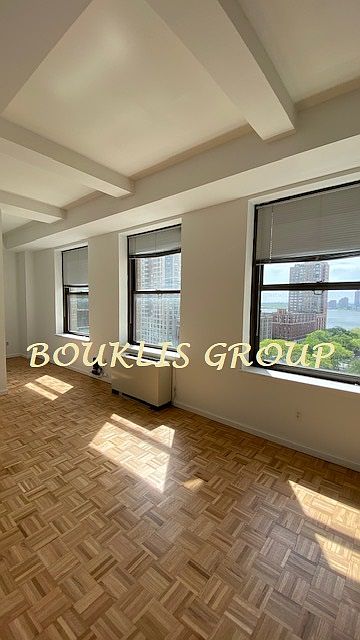 1st image of 102 Greenwich St #1A