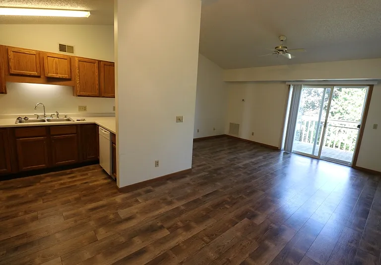 2318 Valley Rd — Photo 11