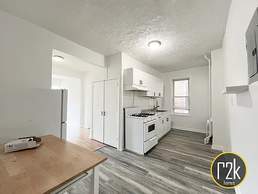 Rented by Realty 2000 Corp | media 16