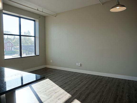 3rd image of 855 Michigan St NE APT 203