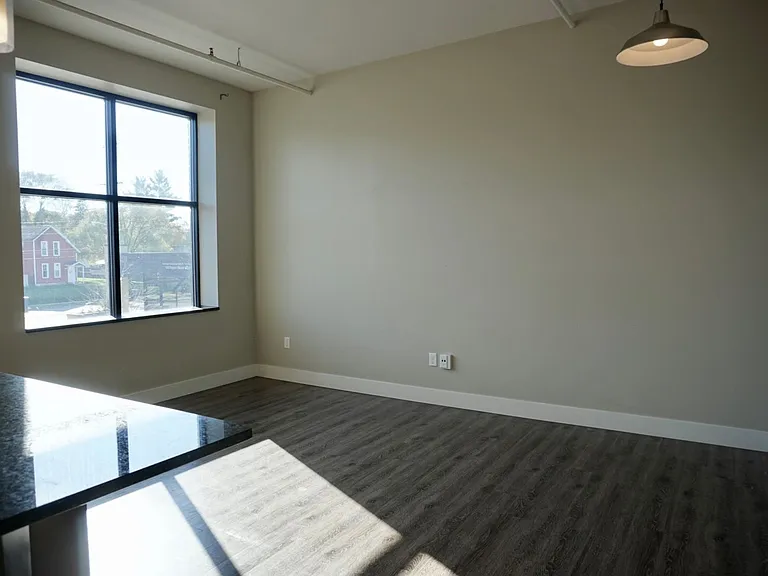 855 Michigan St NE — Photo 3