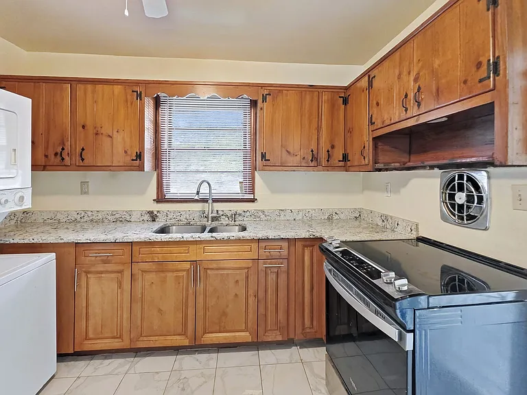 2798 Dearwood Dr SW — Photo 8