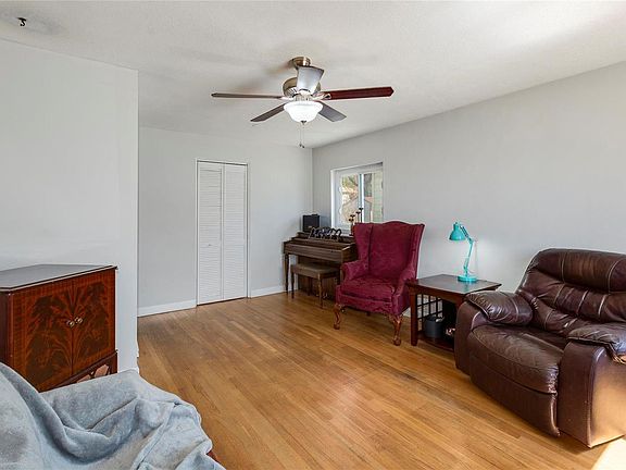 3rd image of 9109 Arvin Pl