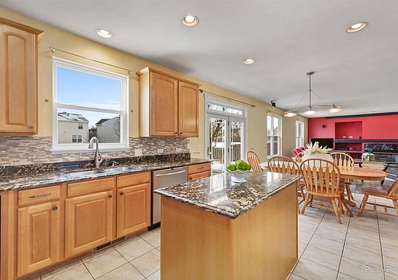 4th image of 315 Gregory M Sears Dr