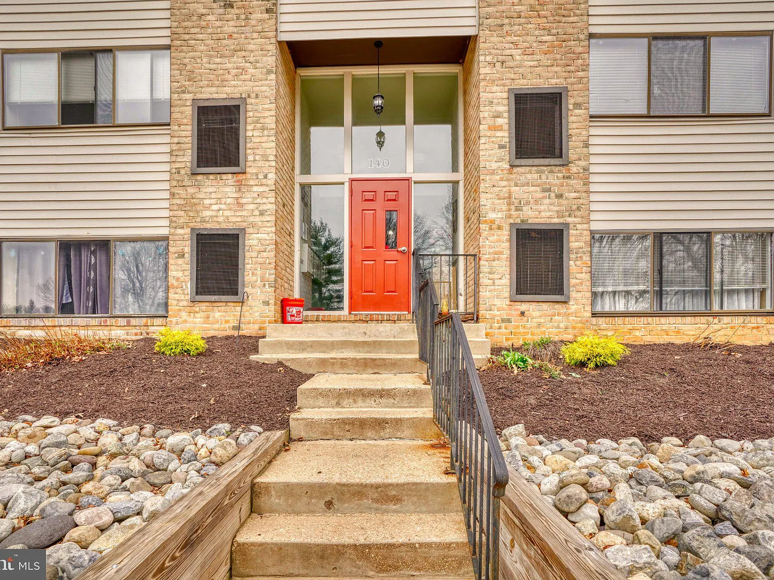 2 bed, 2.0 bath, 1016 sqft, $1,675 — Photo 2