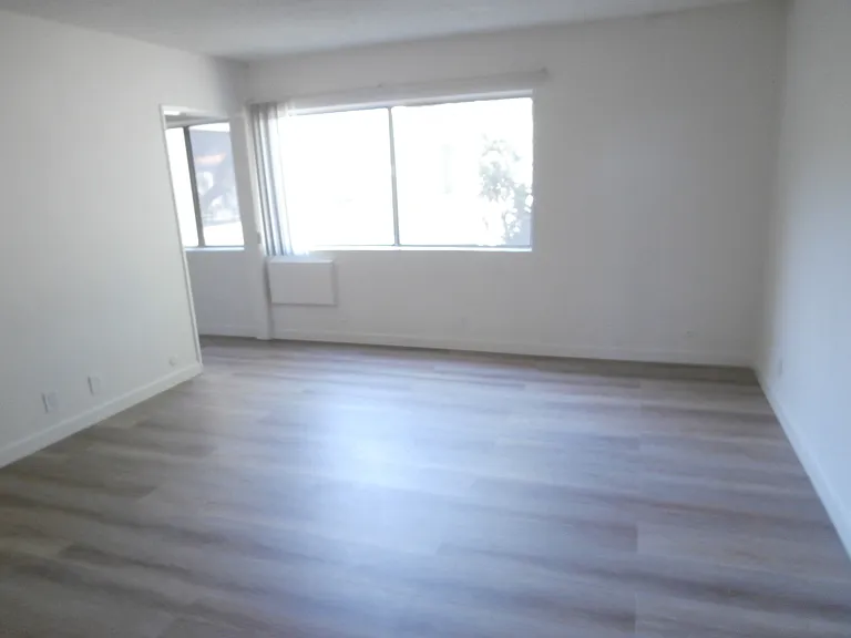 12682 Adelle St #5 — Photo 8