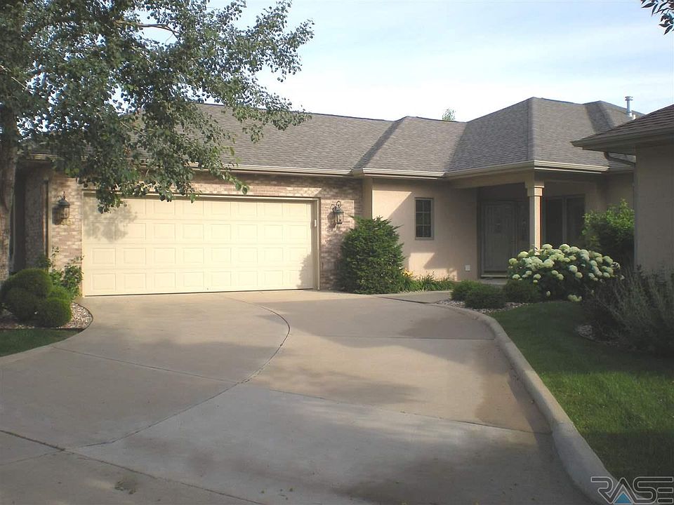 1st image of 740 E Greenbrier Pl