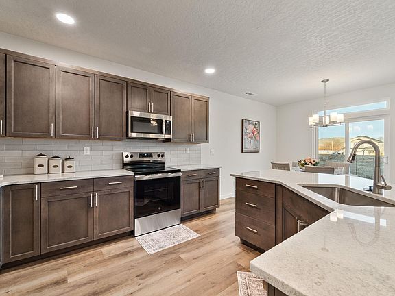 2nd image of 191549 River Crest Pl